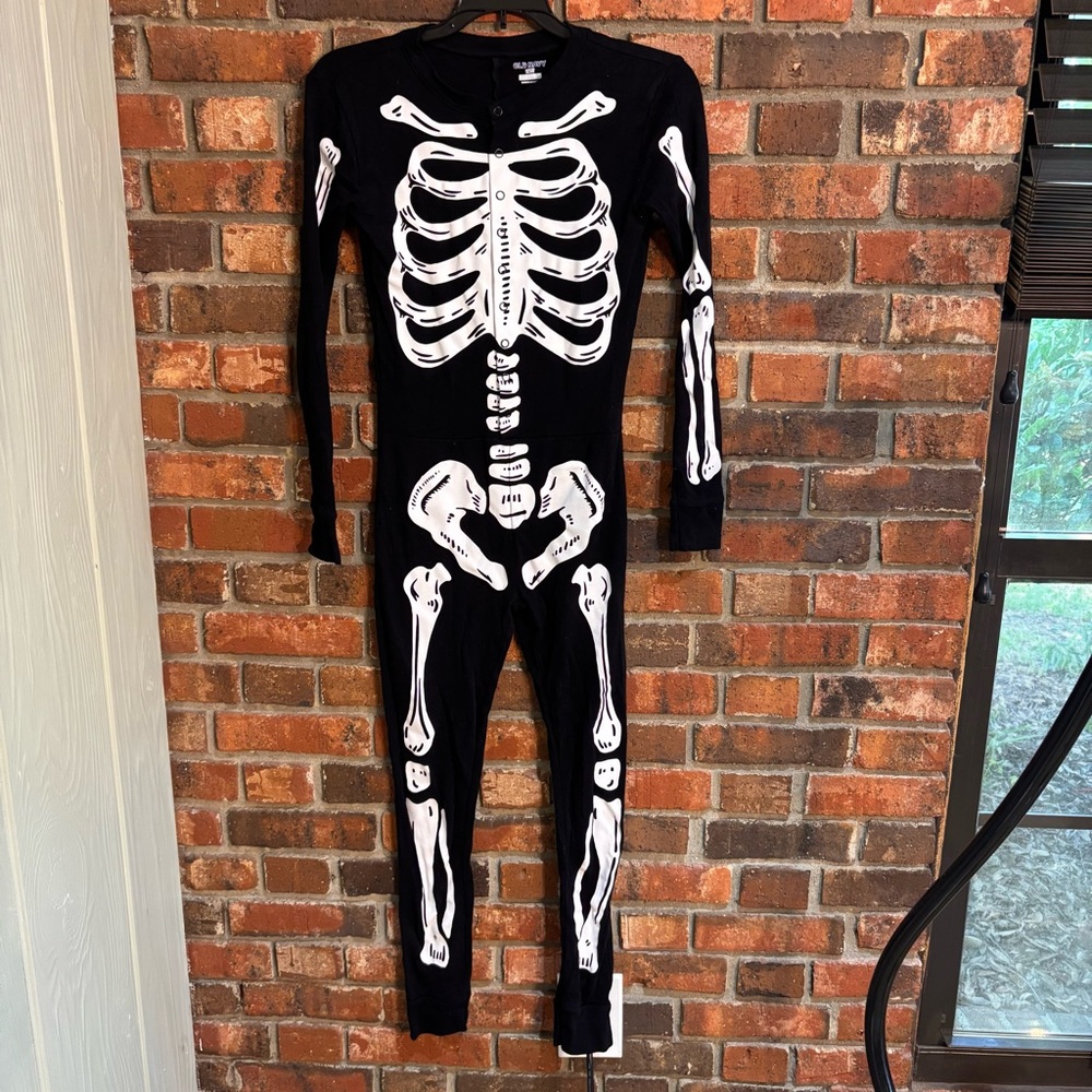 Old Navy kids youth one piece skeleton halloween pajamas black/white XL/12